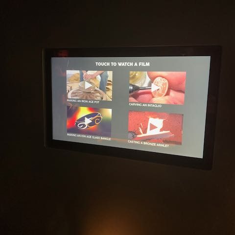 Screen showing four previews of videos that you can touch to watch. 